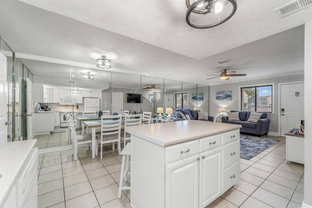 Beach, Pools, Tennis, Gulf Highlands Apartment