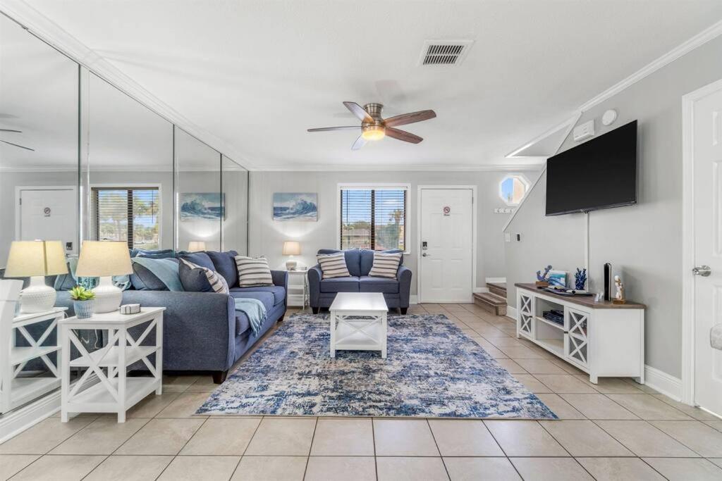 Beach, Pools, Tennis, Gulf Highlands *