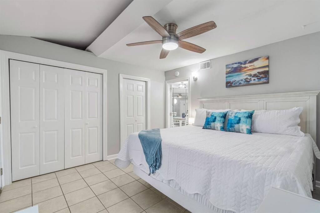 Beach, Pools, Tennis, Gulf Highlands