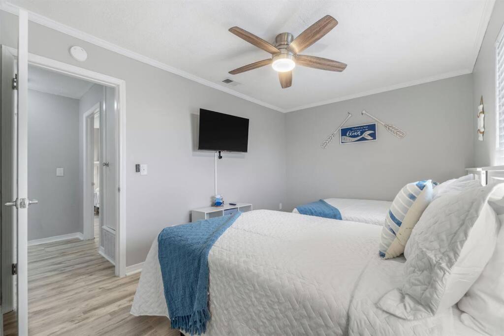 Beach, Pools, Tennis, Gulf Highlands