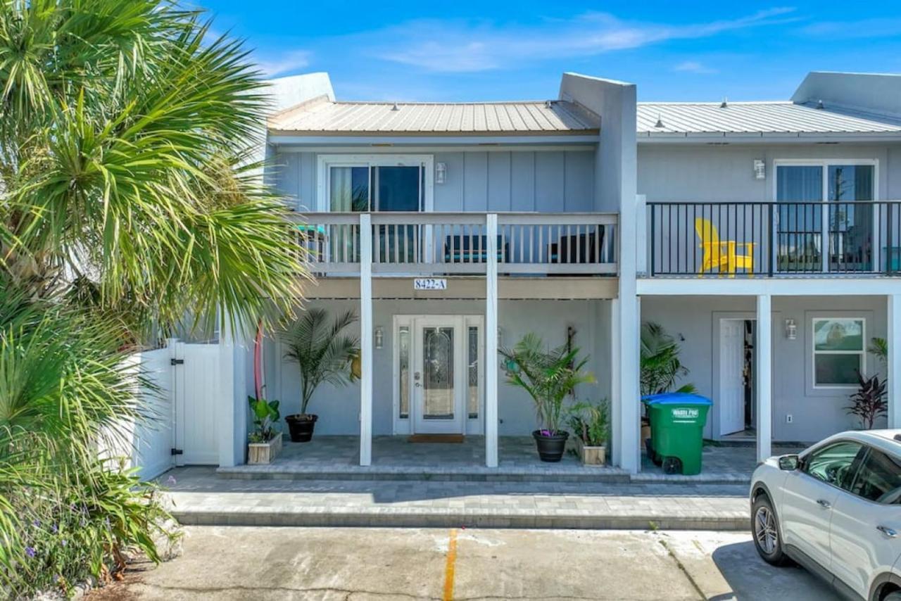 Dog Friendly 2 Bedroom Townhome With Hot Tub And Walking Distance To Panama City Beach