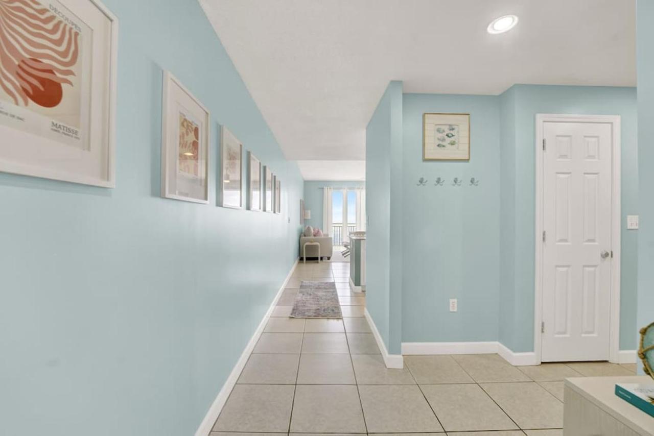 Sunny Shore Oasis With Gulf Views, Pool And Hot Tub Holiday home *