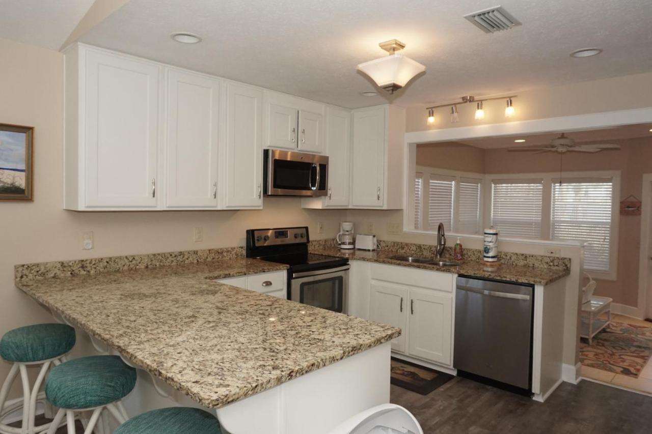 Venture Out 476 Marlin Dr Comes With Golf Cart