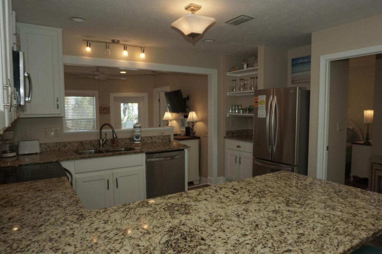 Venture Out 476 Marlin Dr Comes With Golf Cart *