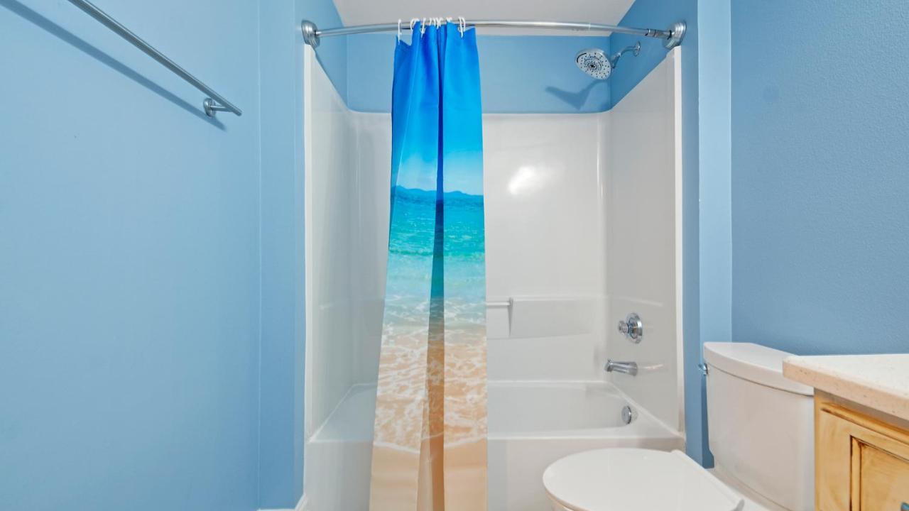 Laketown Wharf 1805 Apartment