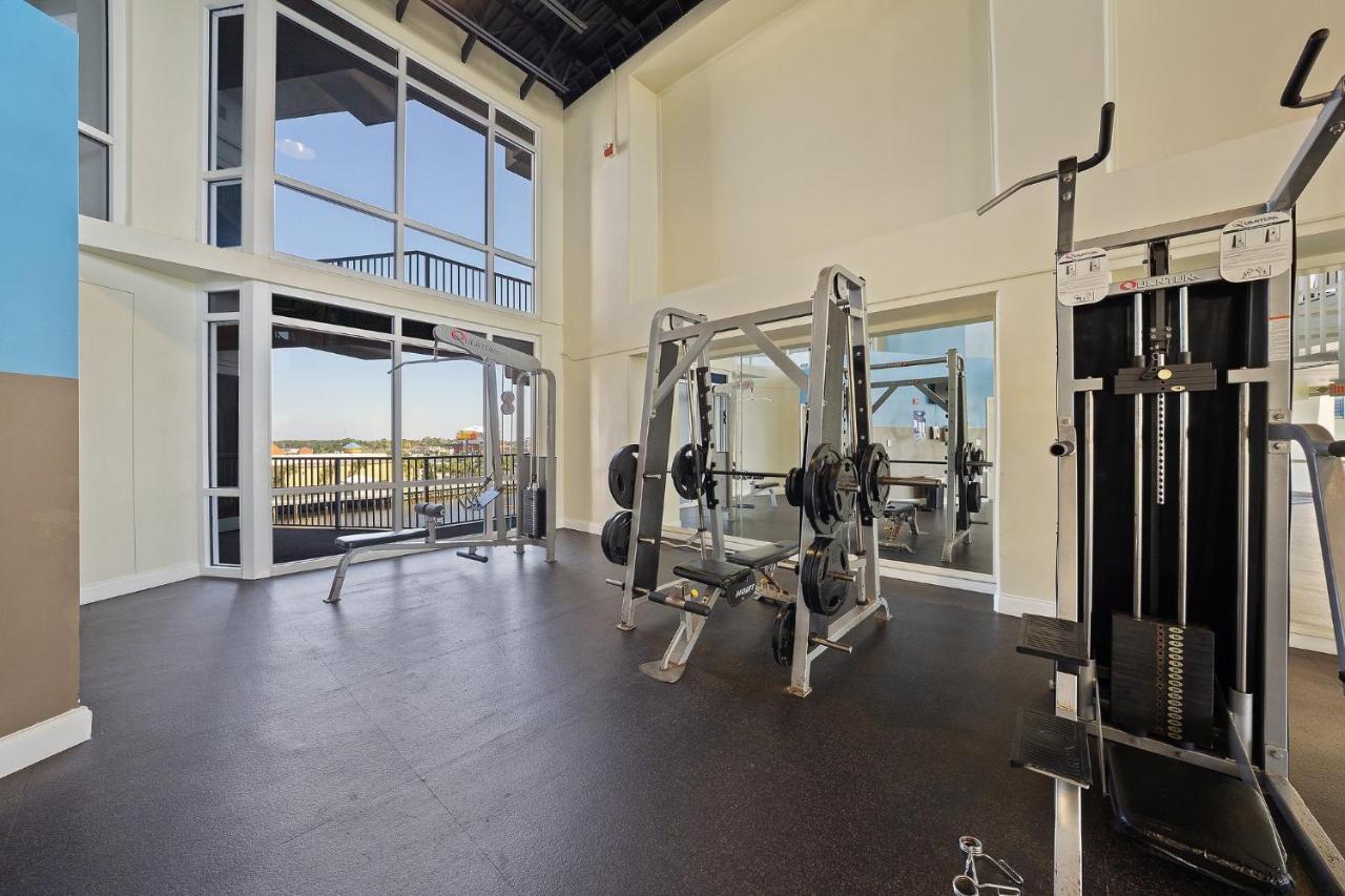 Laketown Wharf 1921 Apartment