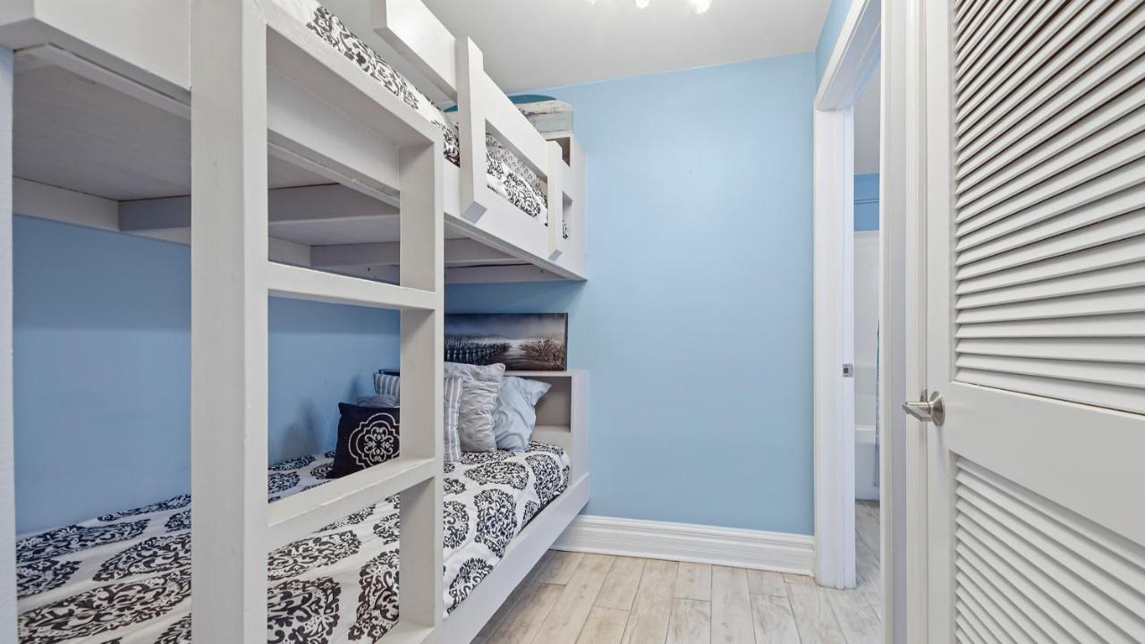 Apartment Laketown Wharf 1805 *