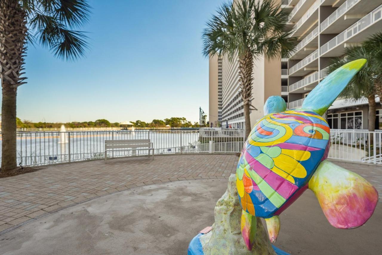 Laketown Wharf 2032 Apartment *