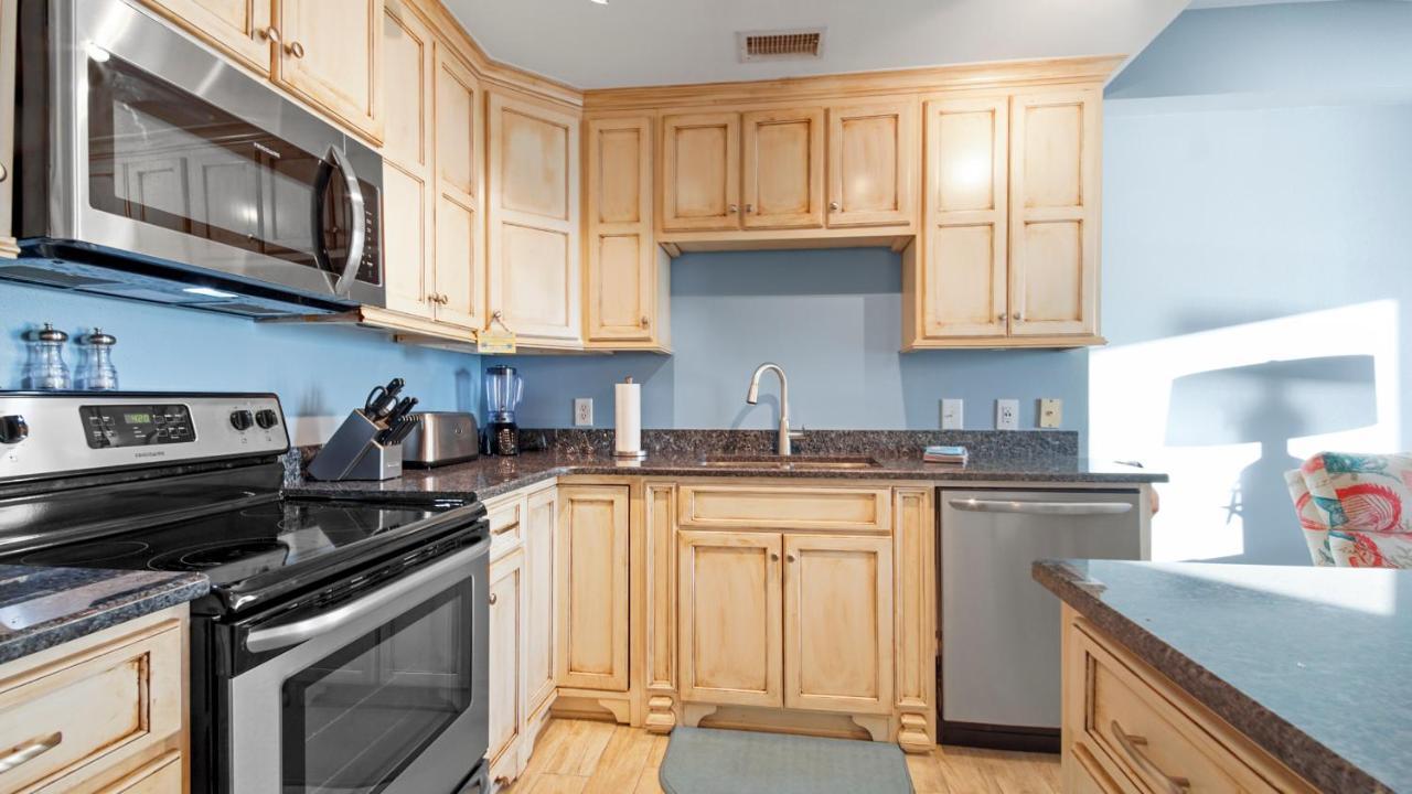 Laketown Wharf 1805 Apartment