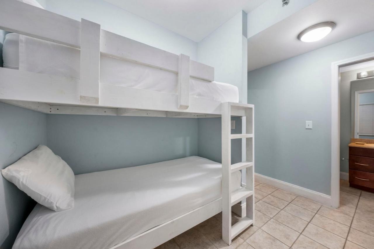 Apartment Laketown Wharf 0201