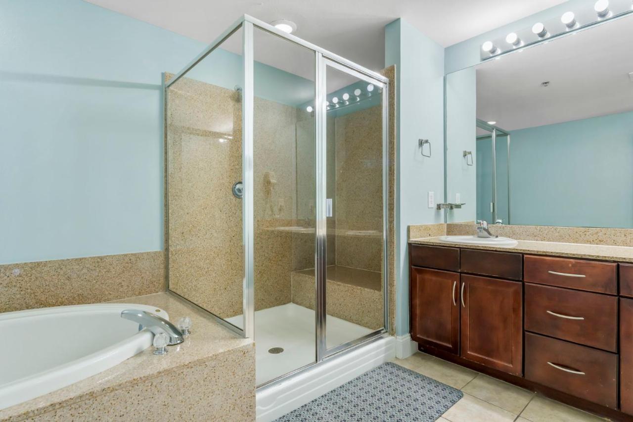 Apartment Laketown Wharf 1921 Panama City Beach