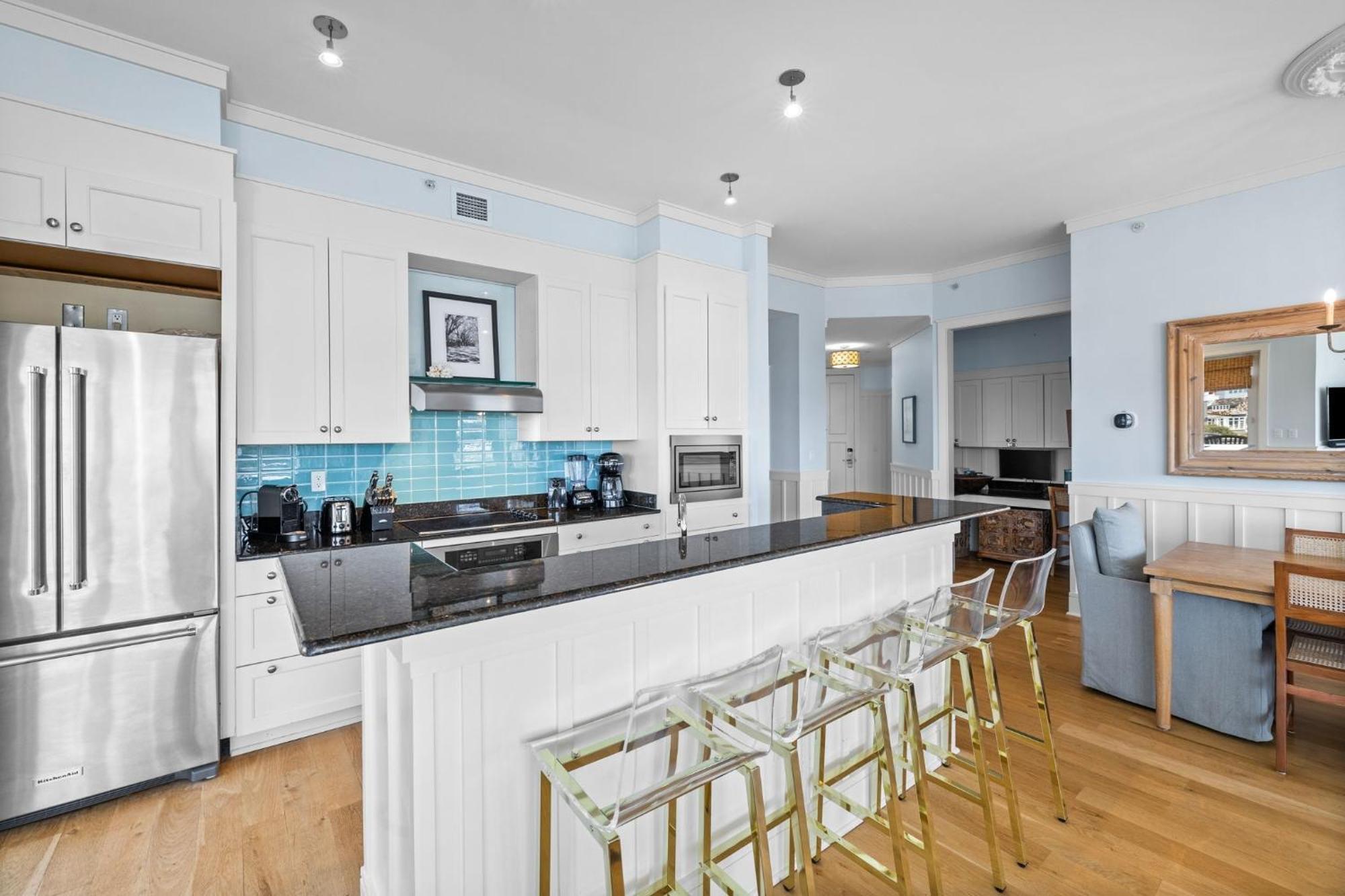 Gulf View Compass Point: Beachside With Pool Access *