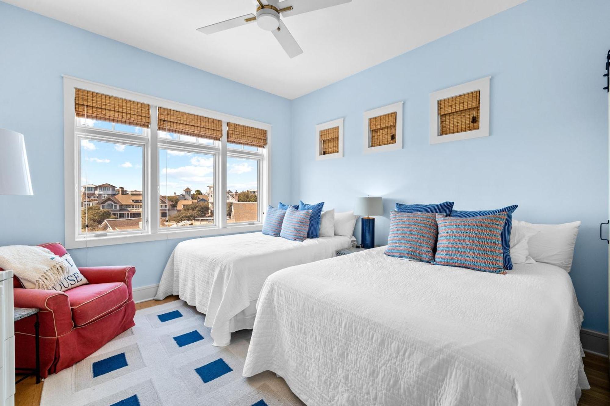 Gulf View Compass Point: Beachside With Pool Access Apartment *