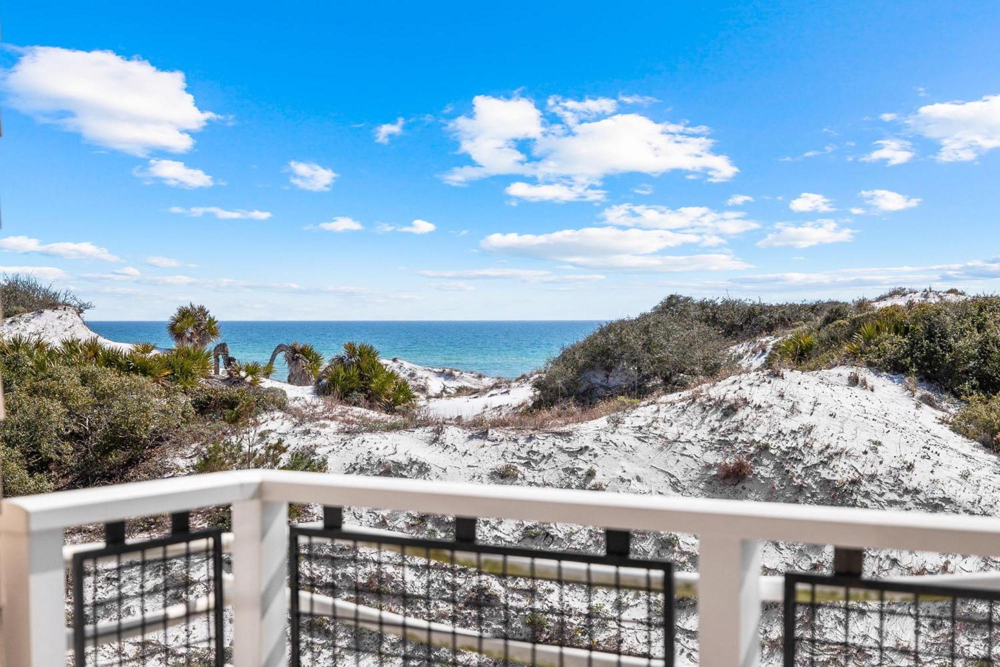 Apartment Gulf View Compass Point: Beachside With Pool Access