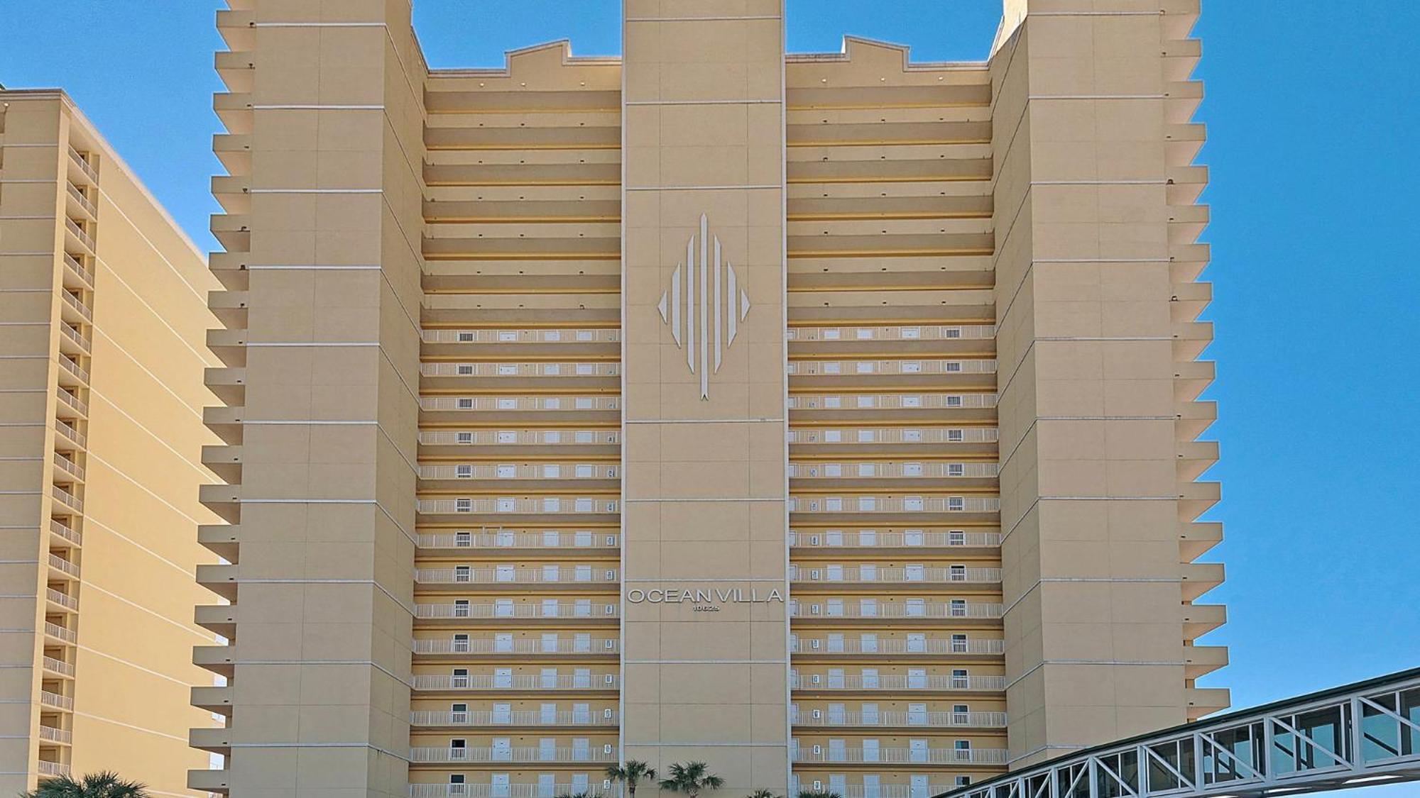Parking Included-beachfront 2bd Ocean Villa! Gorgeous Amenities, Private Complex Holiday home Panama City Beach