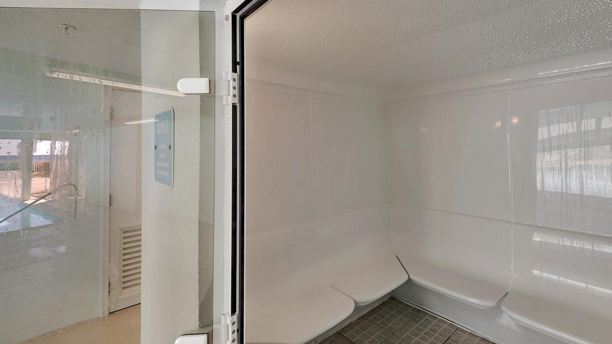 Holiday home Parking Included-beachfront 2bd Ocean Villa! Gorgeous Amenities, Private Complex