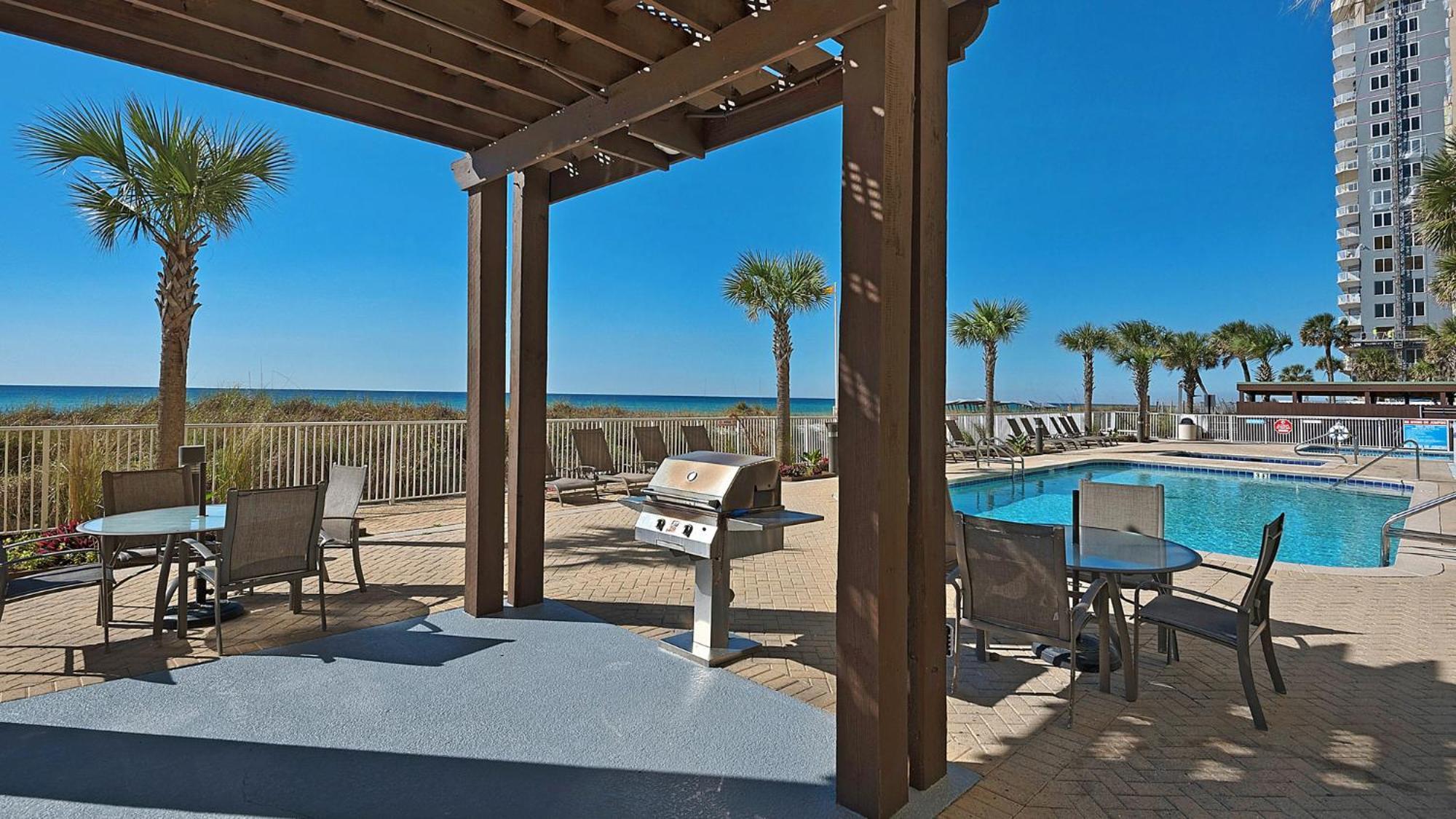Parking Included-beachfront 2bd Ocean Villa! Gorgeous Amenities, Private Complex Holiday home