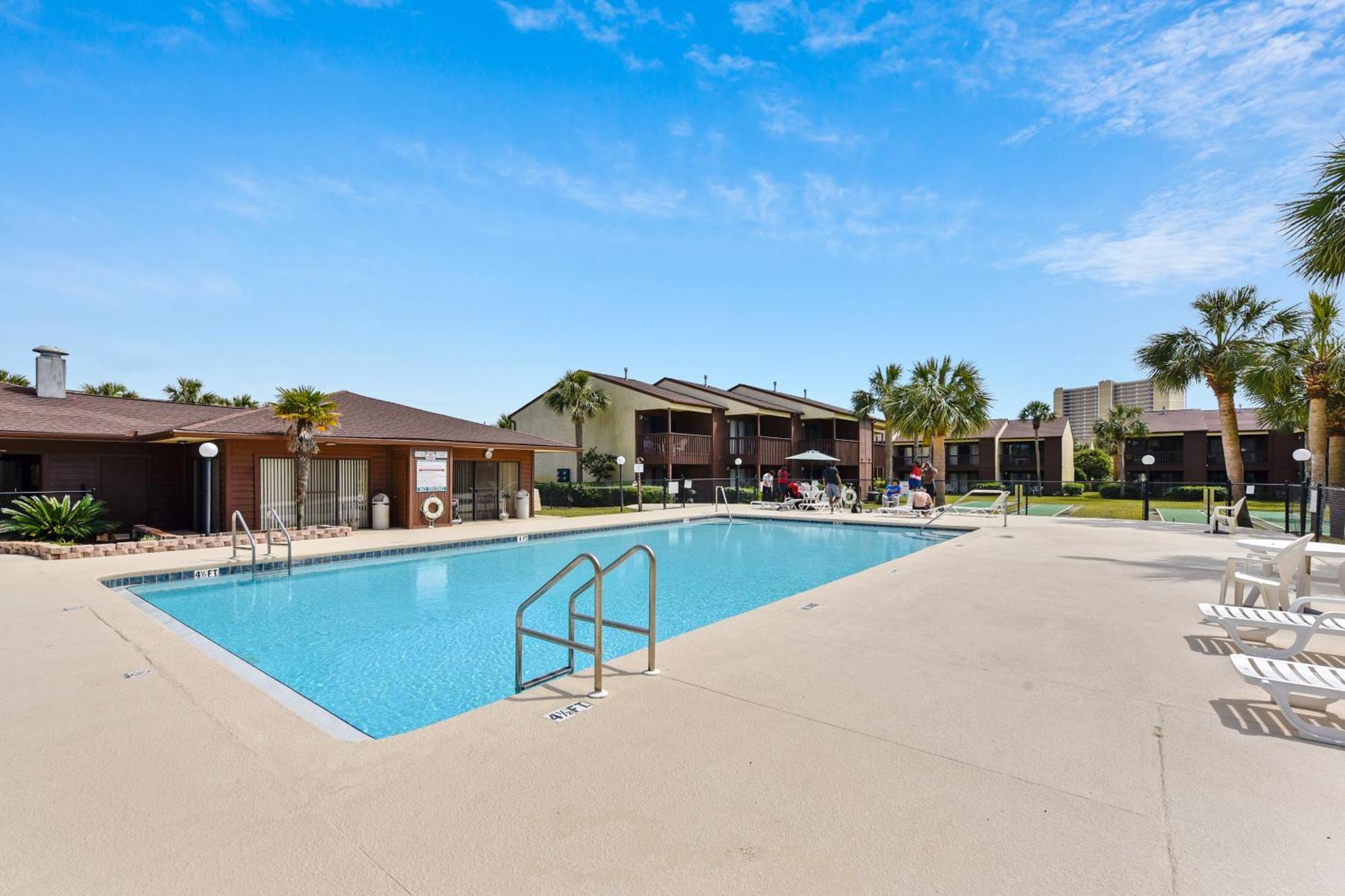 Beachwalk 8b By Book That Holiday home *