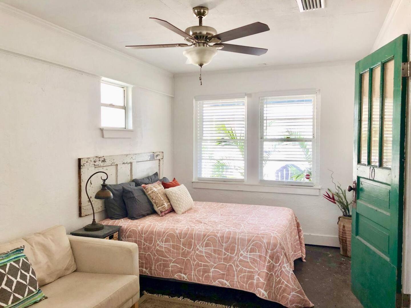 Holiday home Surf Shack - Steps To The Beach, Lush Fenced Backyard Panama City Beach
