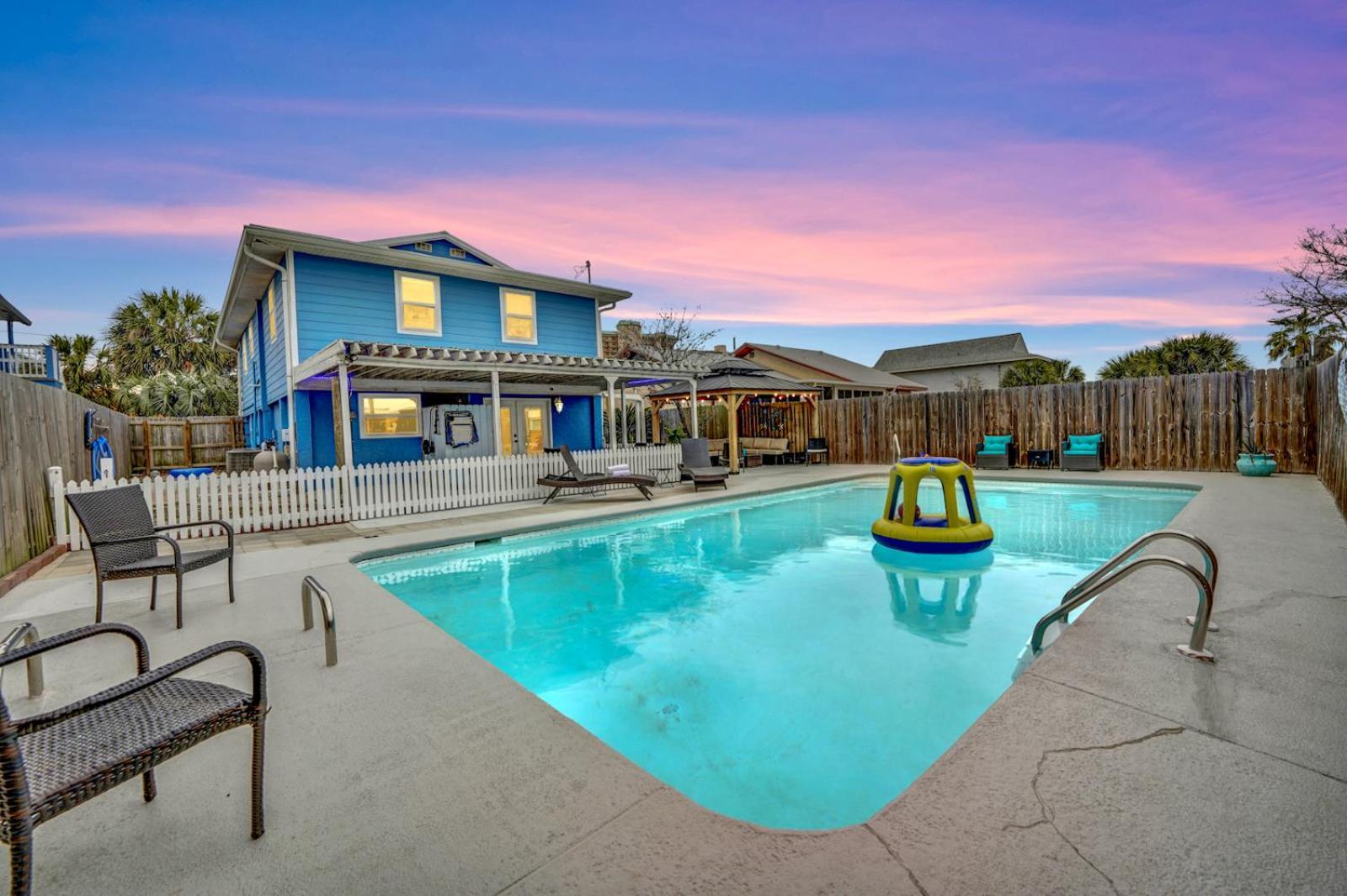 Private Pool Pet Friendly Holiday home