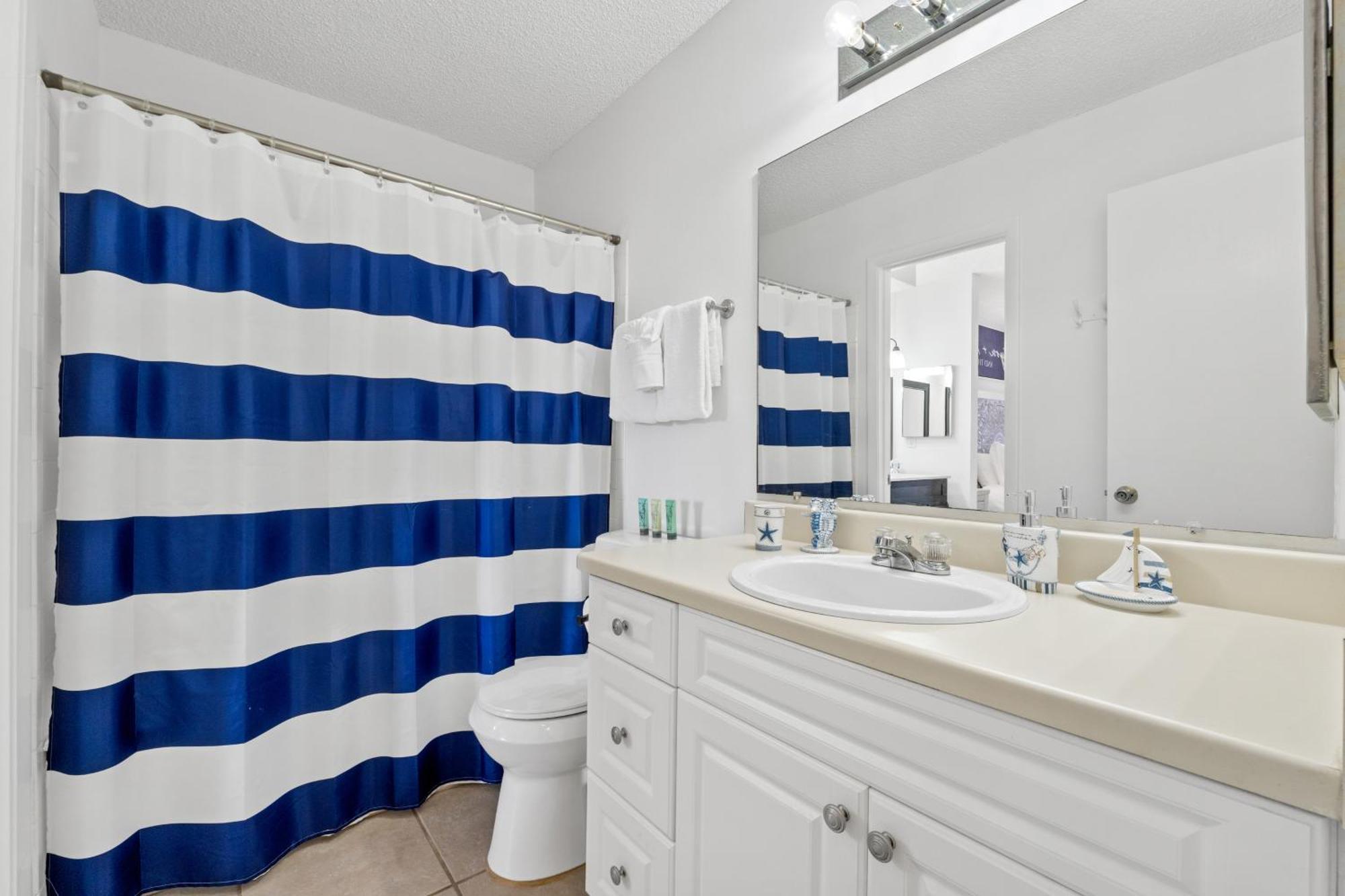 Holiday home Beachwalk 8b By Book That *