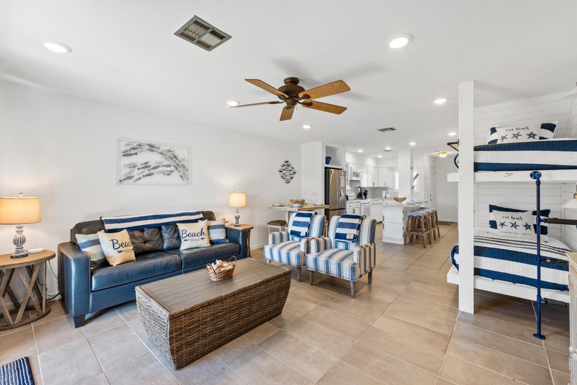Beachwalk 8b By Book That Holiday home *