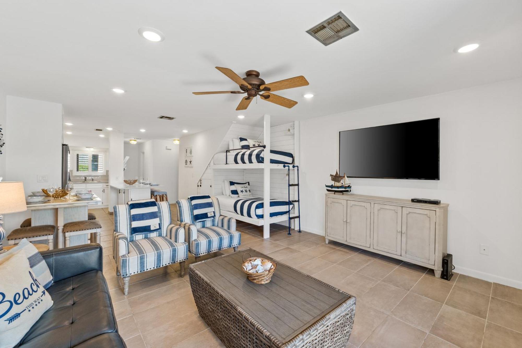 Beachwalk 8b By Book That Holiday home *