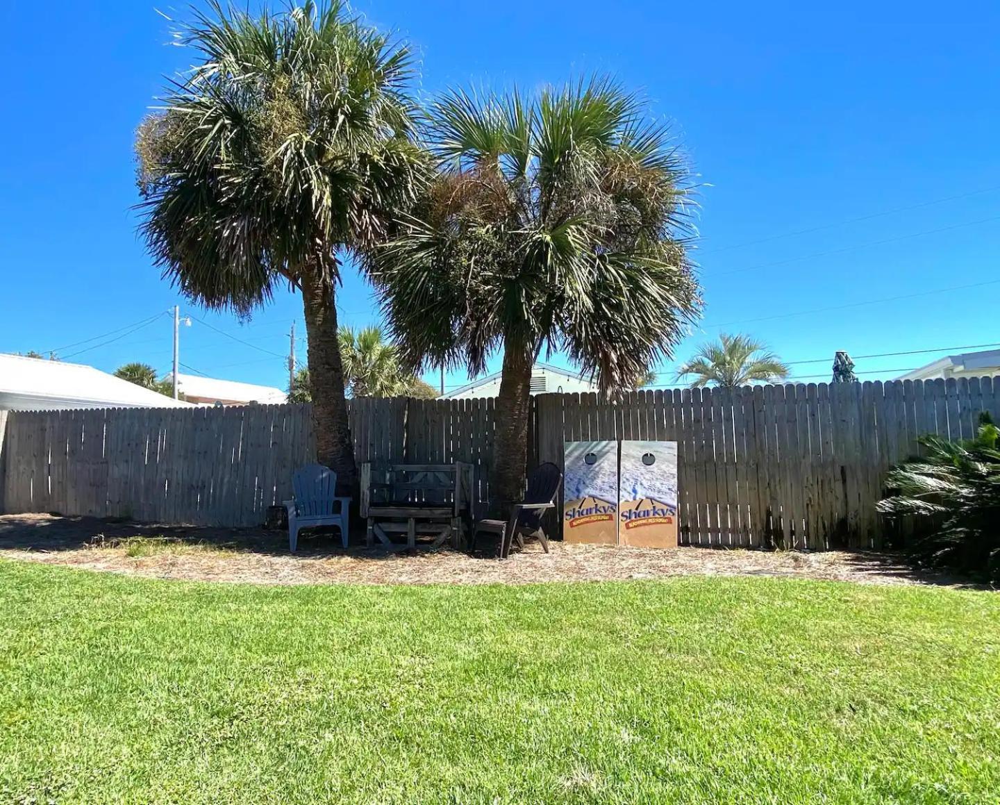 Surf Shack - Steps To The Beach, Lush Fenced Backyard Holiday home Panama City Beach