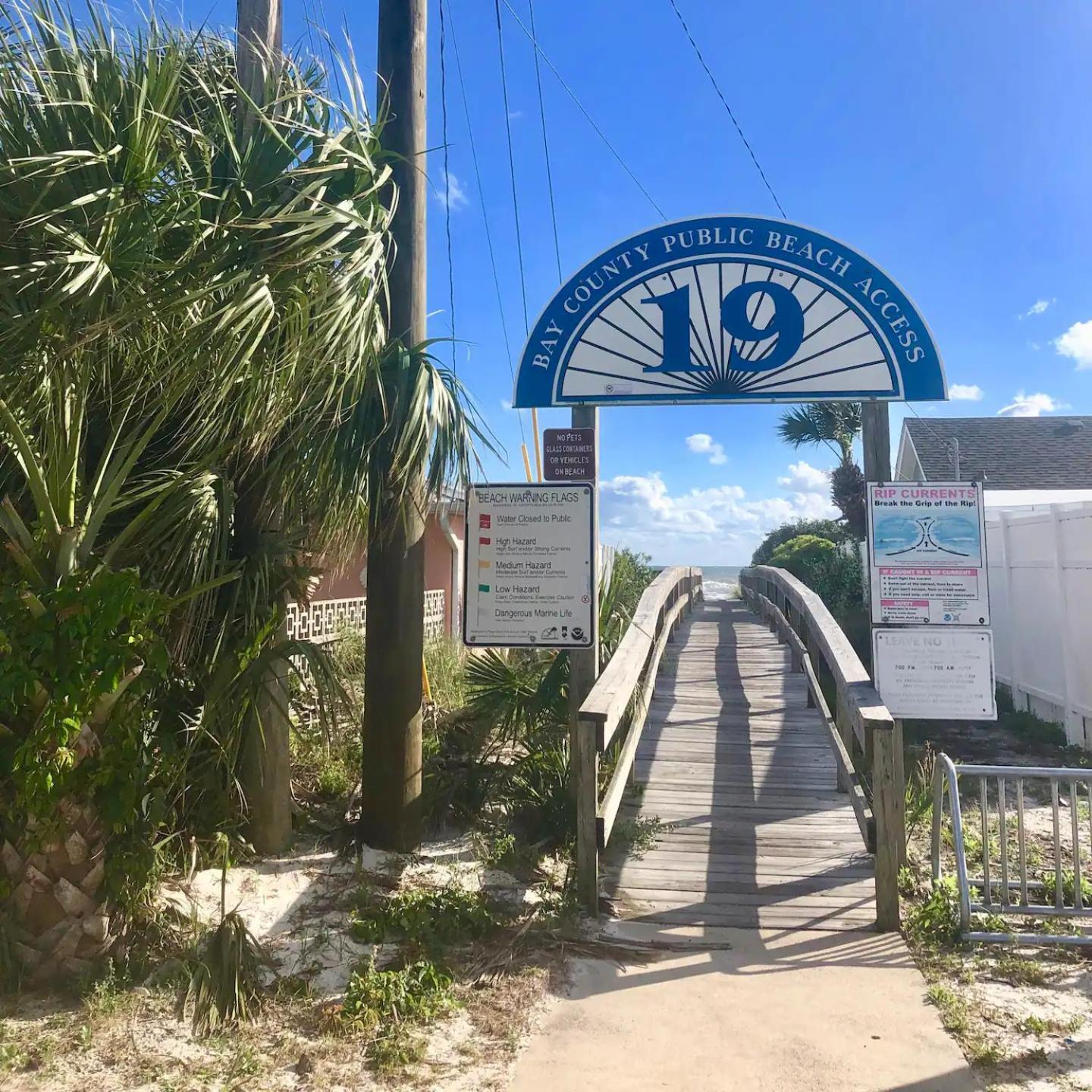 Surf Shack - Steps To The Beach, Lush Fenced Backyard Holiday home Panama City Beach