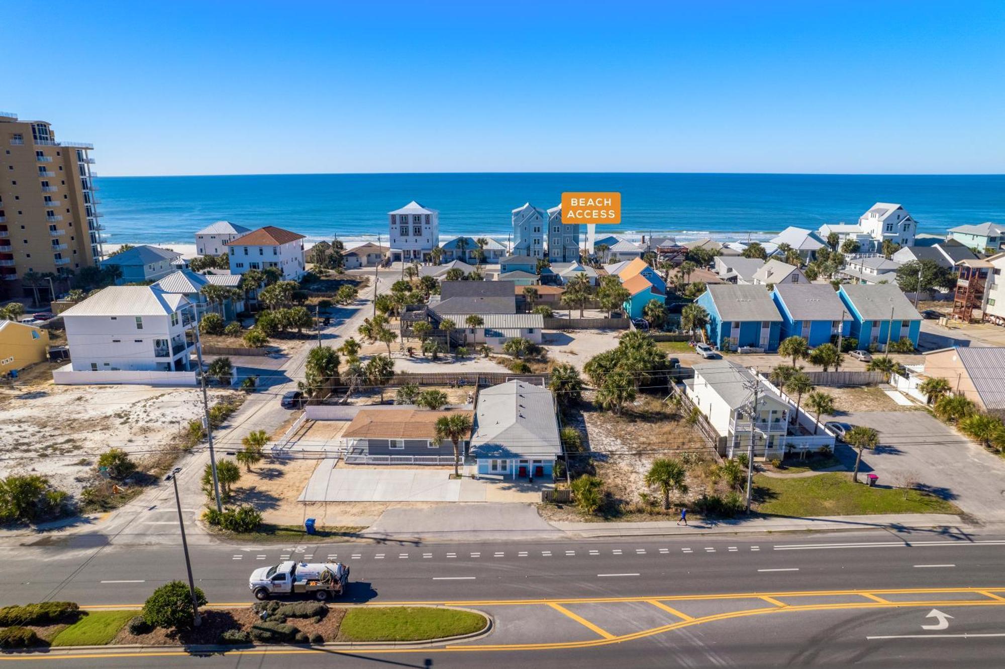 Charming House! Just Steps From The Beach! Sleeps 8! By Dolce Getaways Panama City Beach