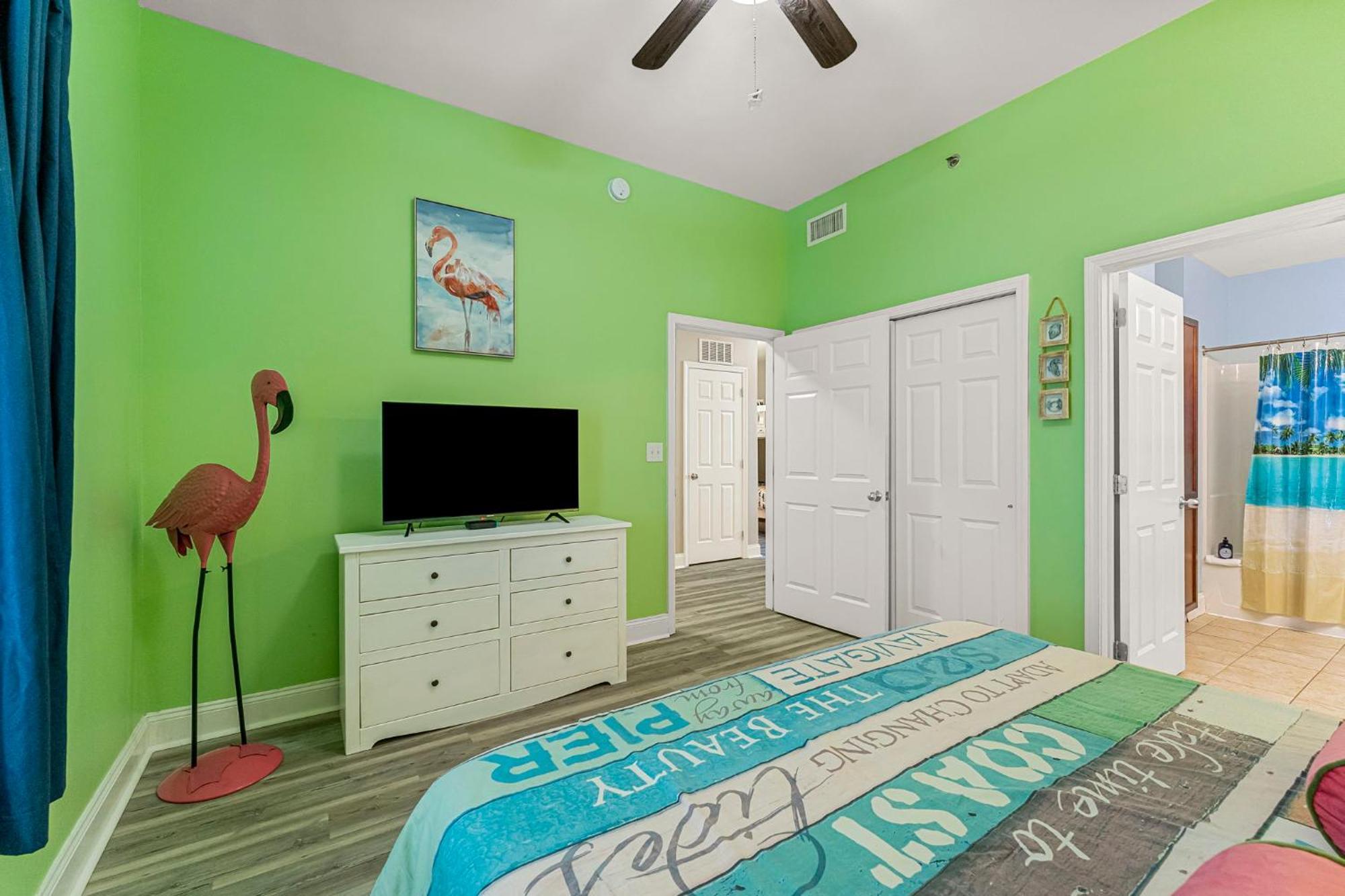 The Lost Flip Flop At Laketown Wharf #2012 By Nautical Holiday home *