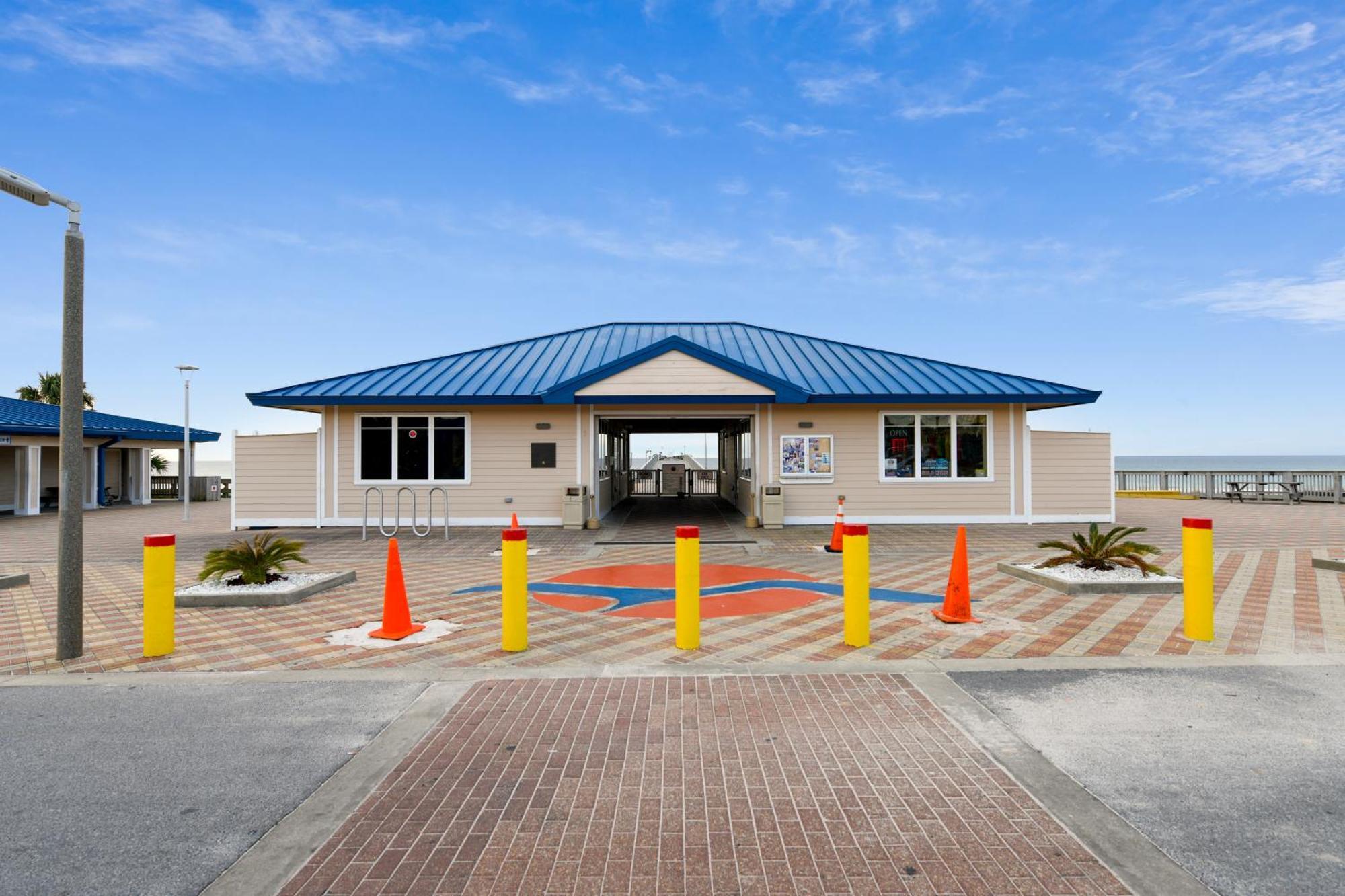 Holiday home Twin Palms #505 By Book That