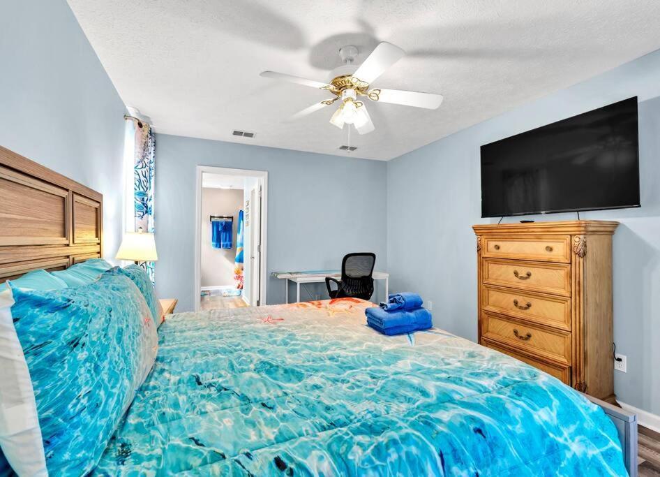Holiday home Walk 2 2pools & Front Back Covered Area Kids Rm *