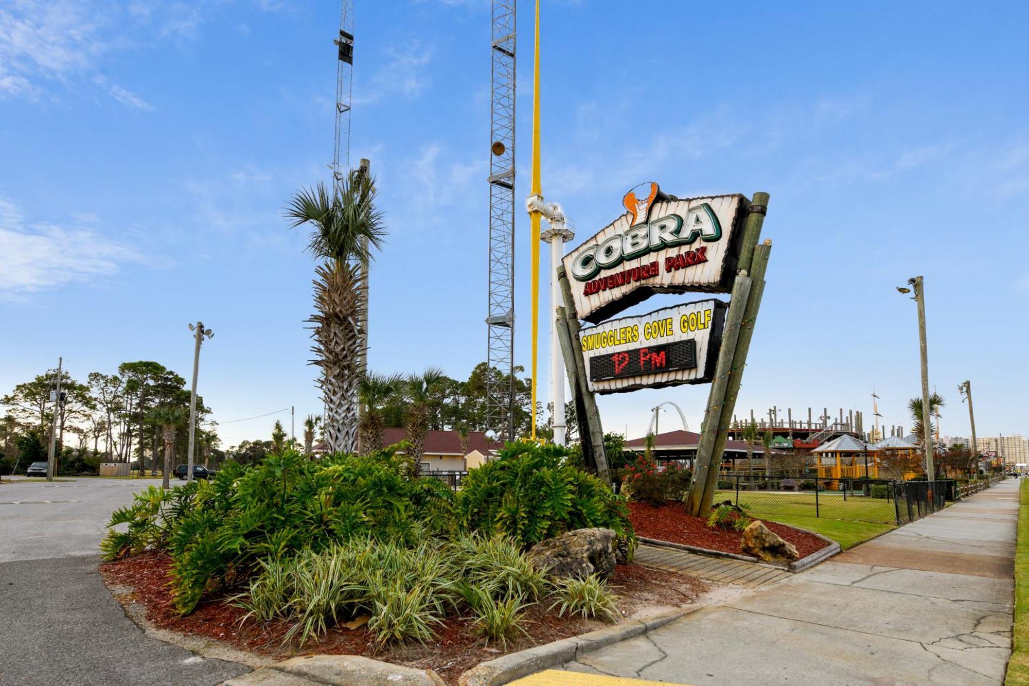 Holiday home Twin Palms #505 By Book That