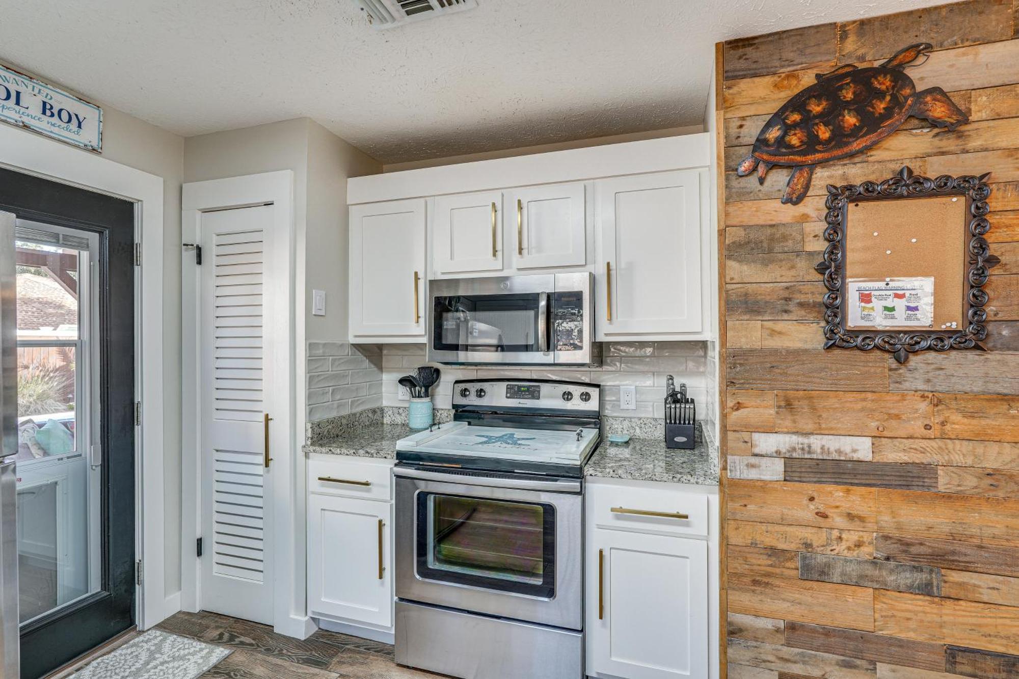 Panama With Private Pool And Gas Grill Holiday home Panama City Beach