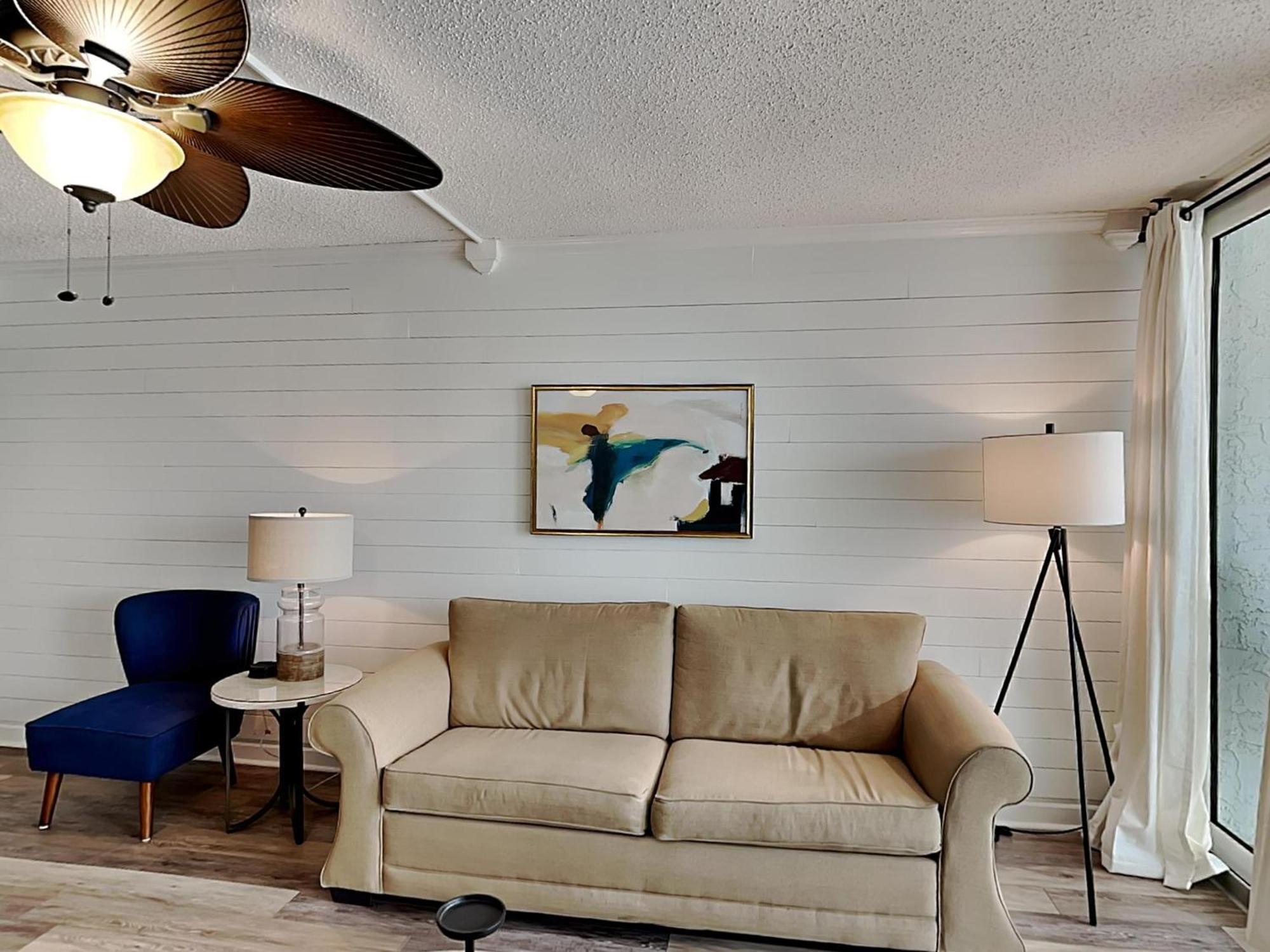 Edgewater Leeward 605