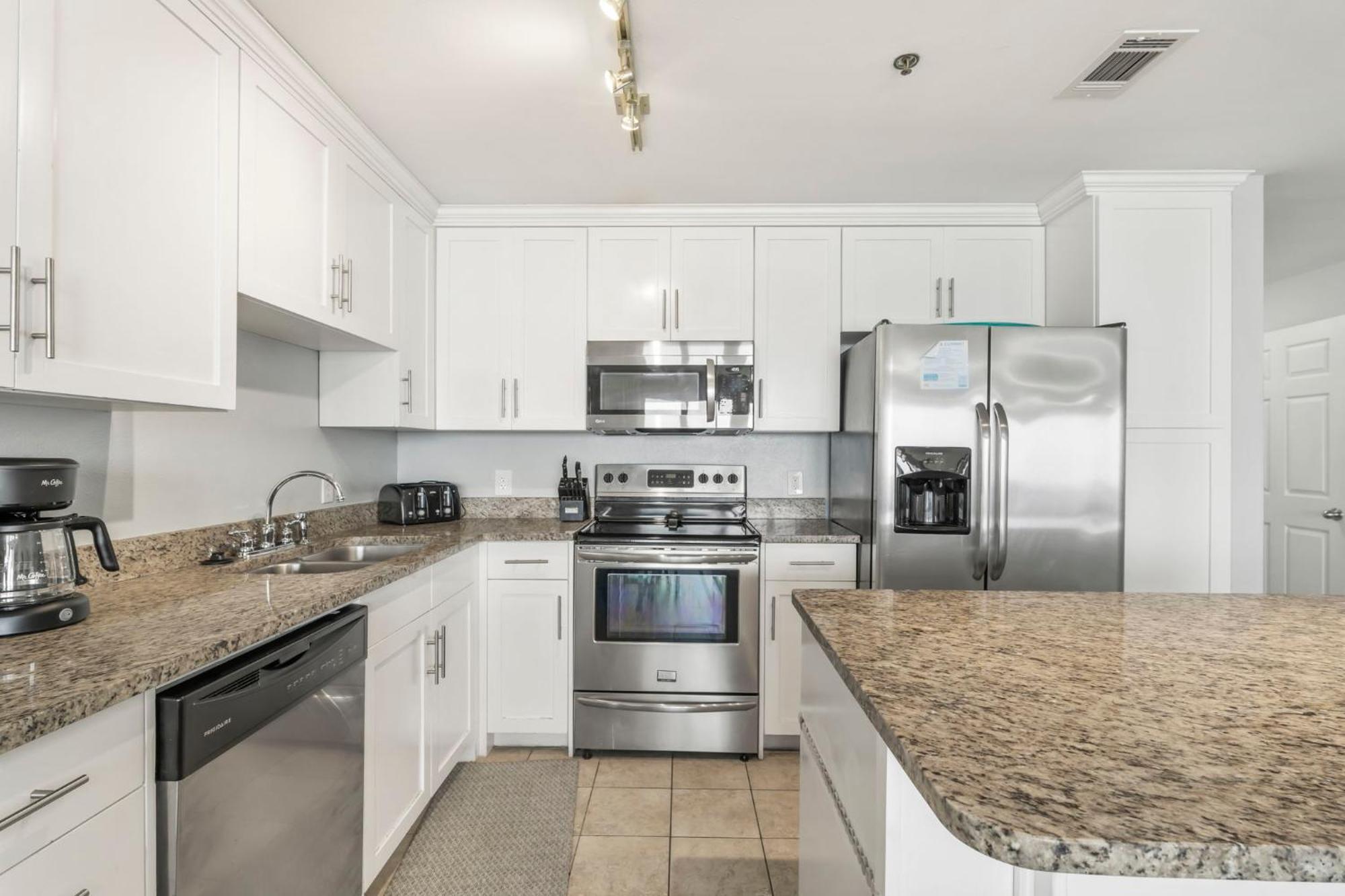 Laketown Wharf 1921 Apartment *