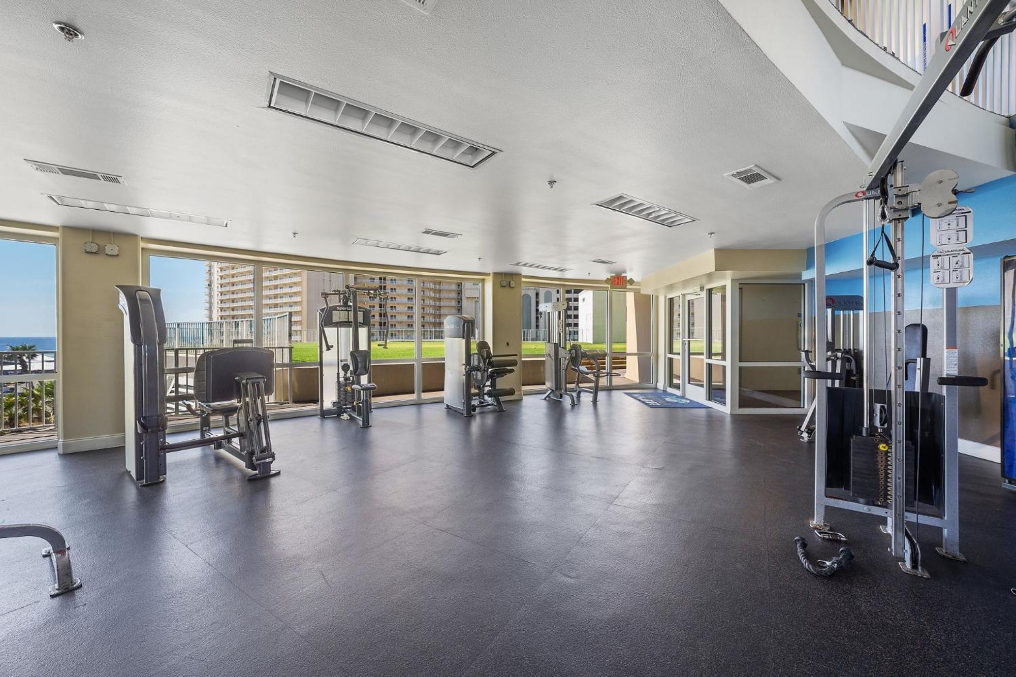 Apartment Laketown Wharf 0627