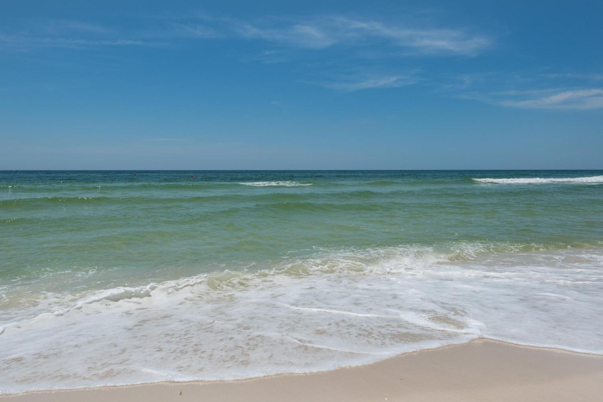 Gulf Front Master Suite! Directly On The Beach! 3 Bedroom / 2 Ba! Sleeps 8! *