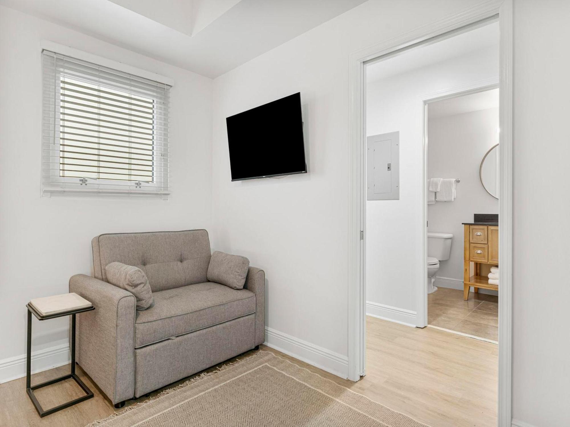 Apartment Sterling Breeze 907 A