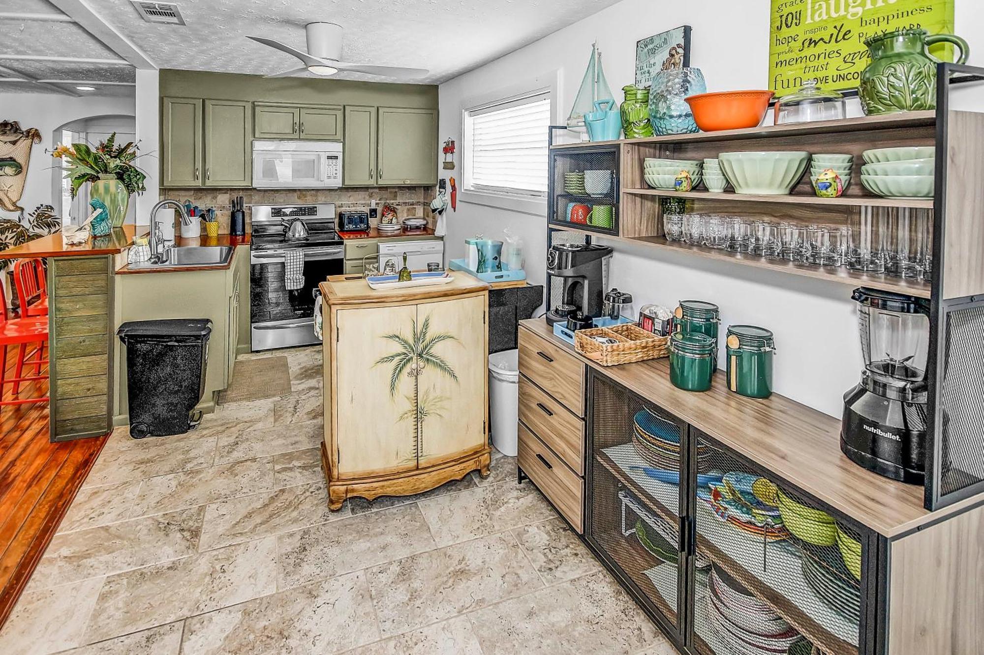 22517 Hilltop Ave - Shore Nuff Beachy *