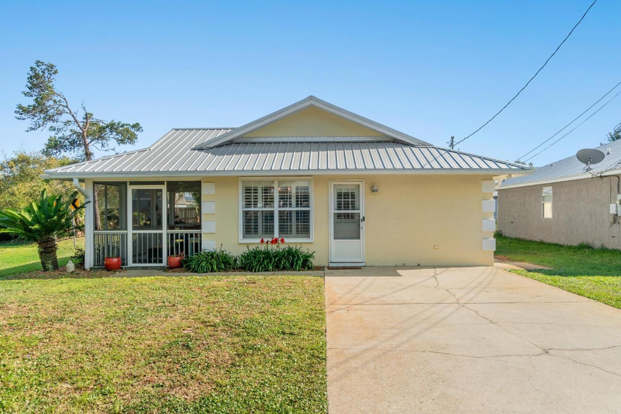 Contemporary / West End Pcb / Available Now! / Perfect For Family * Panama City Beach