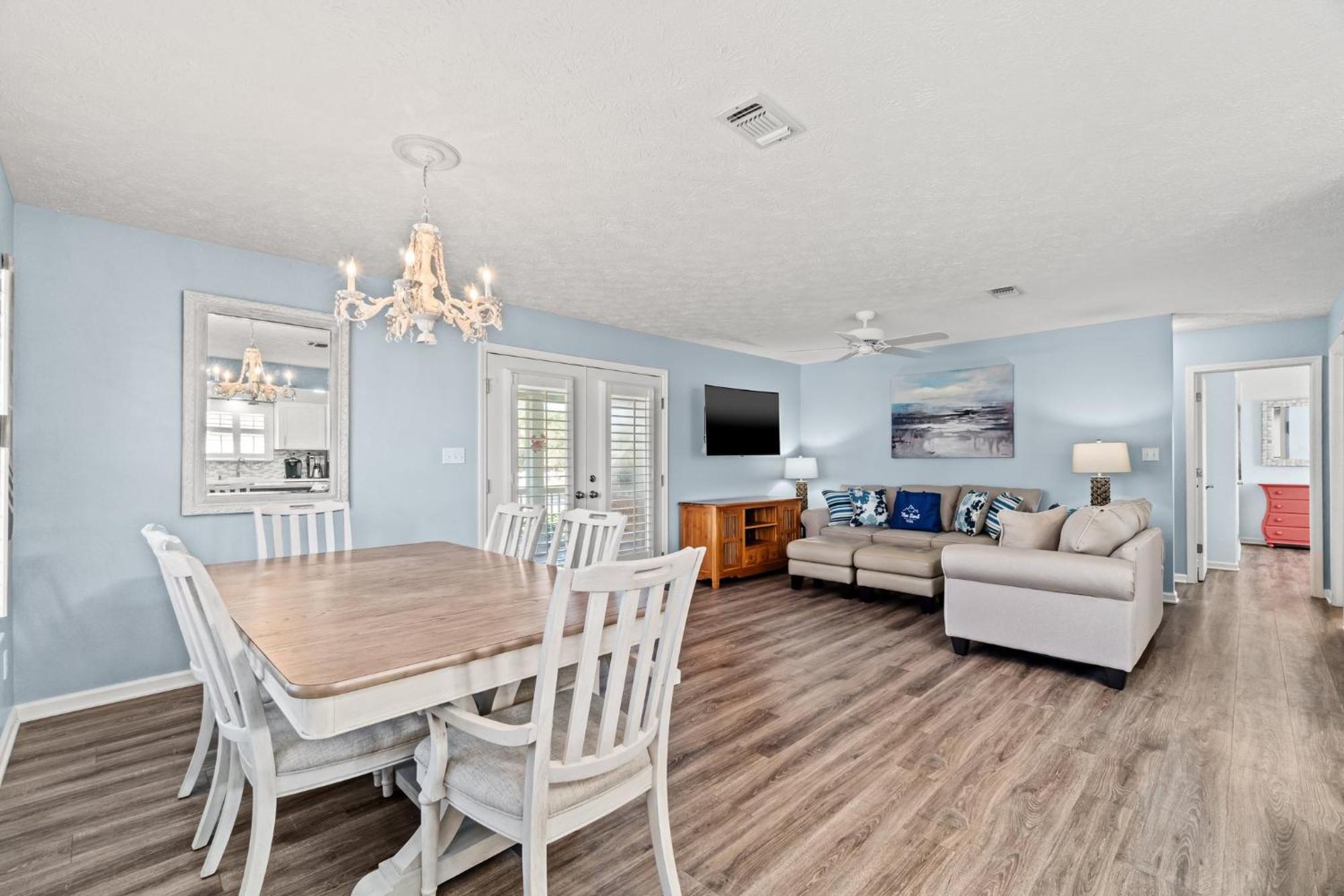 Contemporary / West End Pcb / Available Now! / Perfect For Family Holiday home Panama City Beach