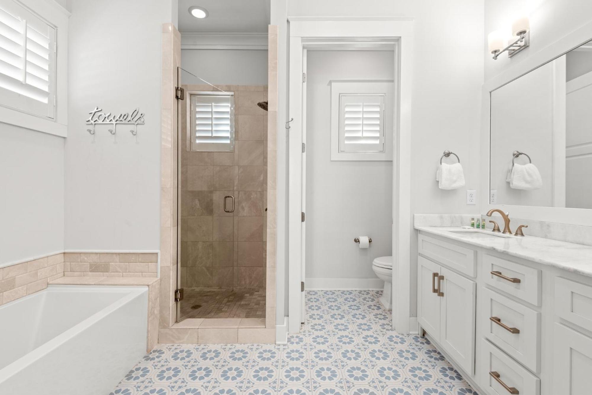 Carefree Cottage: Beachside Retreat With Pool And Tram Access Panama City Beach