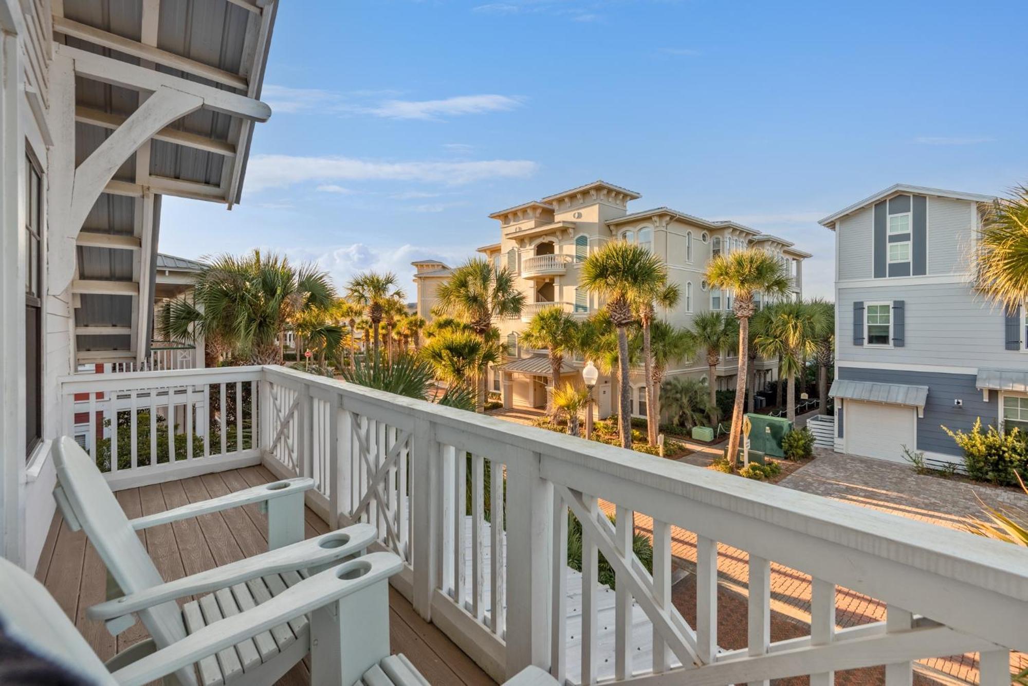 Carefree Cottage: Beachside Retreat With Pool And Tram Access * Panama City Beach