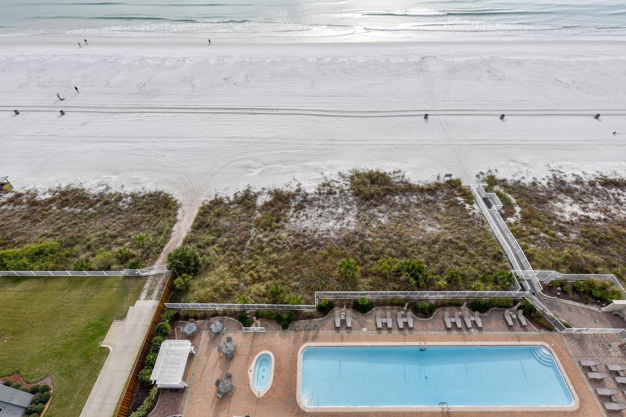 Twin Palms #1404 By Book That Holiday home *