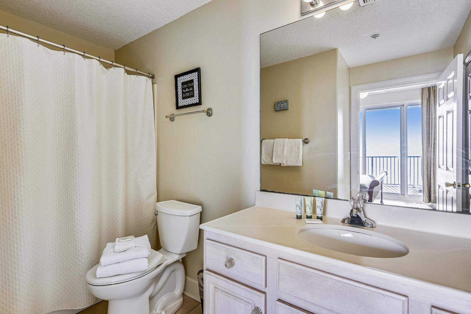 Holiday home Twin Palms #1404 By Book That