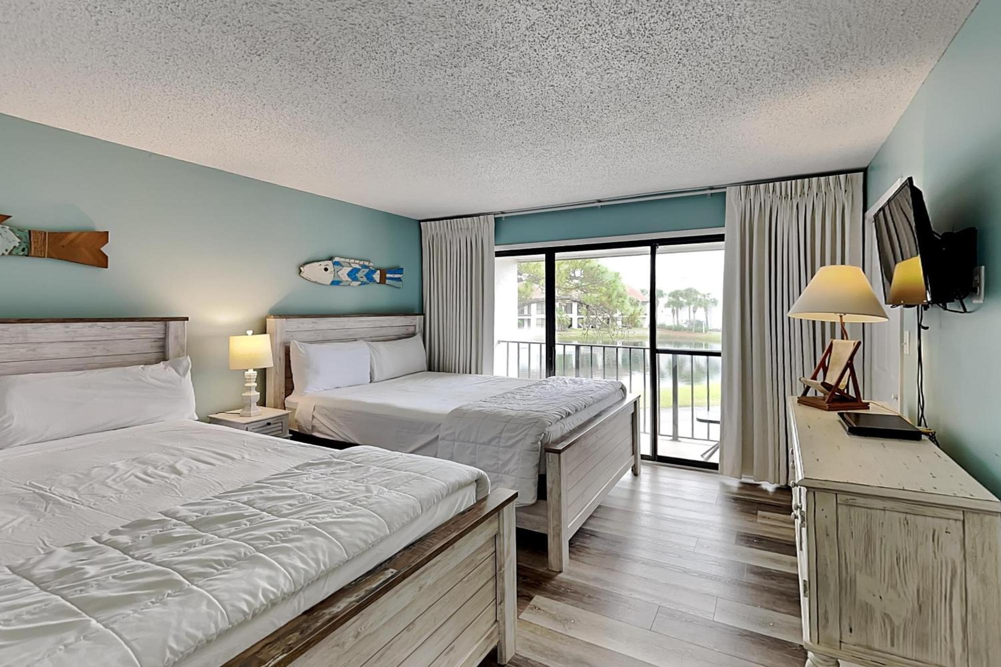 Edgewater 712 *