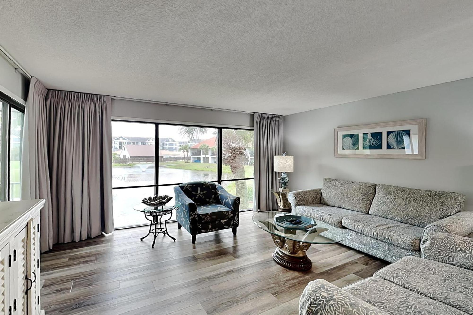 Edgewater 712
