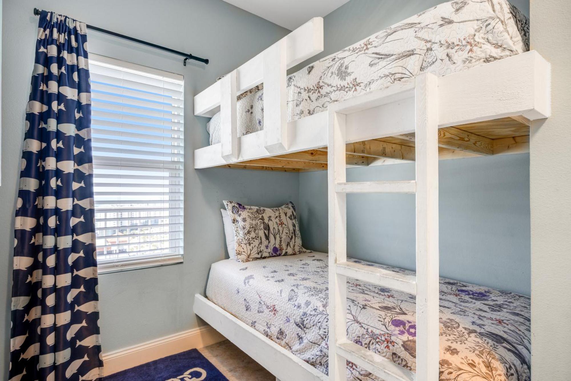 Laketown 1730 Gorgeous 2 Bd Bunks, Gulf Views, Amenities